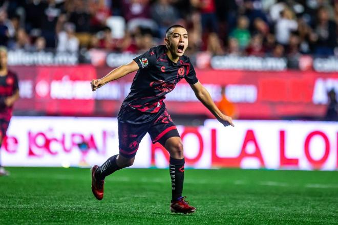 Gilberto Mora, objetivo del Barça, celebrando un gol (Foto:@Xolos)