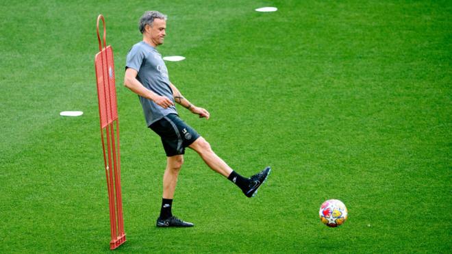 Luis Enrique durante un entrenamiento con el PSG (Foto: Cordon Press)