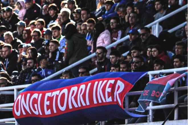 La grada de San Lorenzo de Almagro a tope con Iker Muniain en el Nuevo Gasómetro (Foto: CASLA).