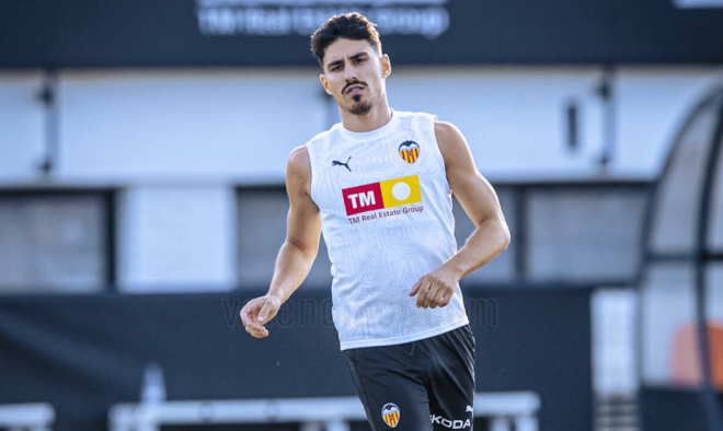 André Almeida, en un entrenamiento (Foto: Valencia cF).