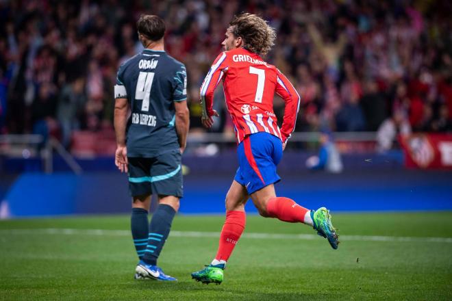 Antoine Griezmann celebra su gol en el Atlético-Leipzig (Foto: Cordon Press).