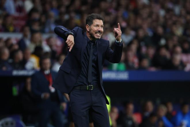 Diego Pablo Simeone da instrucciones en el Atlético-Leipzig (Foto: Cordon Press).