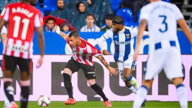 Batalla de Alex Berenguer en el duelo vencido ante el CD Leganés en Butarque (Foto: Athletic Club).