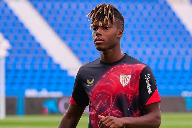 Nico Williams calienta ante el Leganés en Butarque (Foto: Athletic Club).