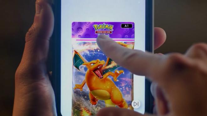 El sobre de Charizard de Genetic Apex, una de las apertura de Pokémon Pocket.