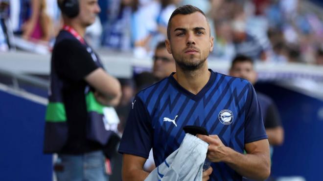 Joan Jordán, en su debut con el Alavés (Foto: Cordon Press).