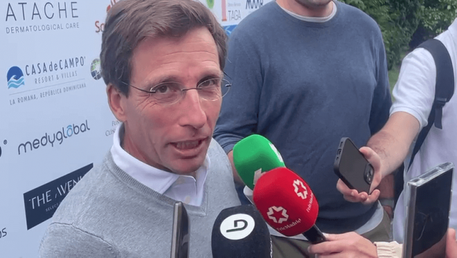 José Luis Martínez-Almeida en un torneo de golf benéfico (ElDesmarque)