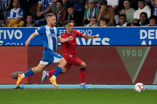 Carlos Vicente y Pedrosa, en el Alavés-Sevilla (Foto: EFE).