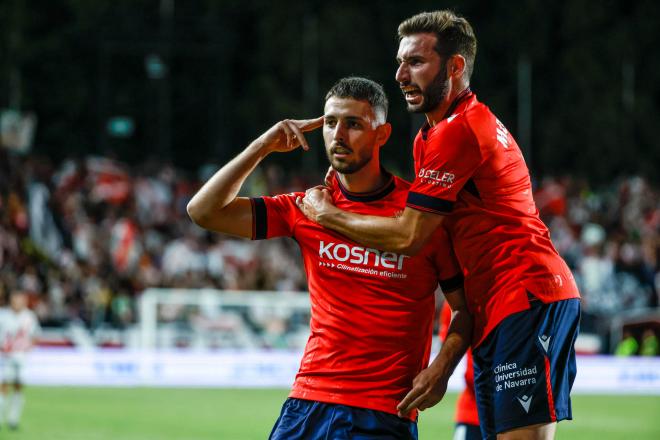 Celebración del tanto de Raúl García de Haro ante el Rayo Vallecano (Foto: EFE).