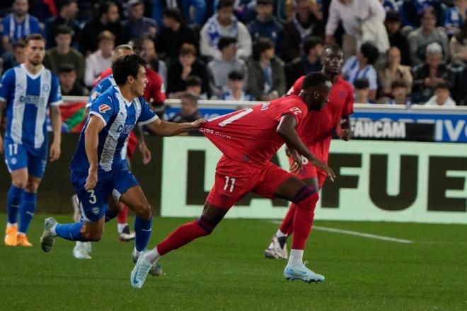 Lulebakio, en el Alavés-Sevilla (Foto: EFE).