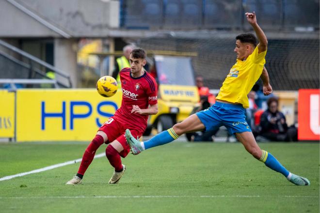 Jugada de Las Palmas-Osasuna de la temporada 23/24 (Foto: Cordon Pres).