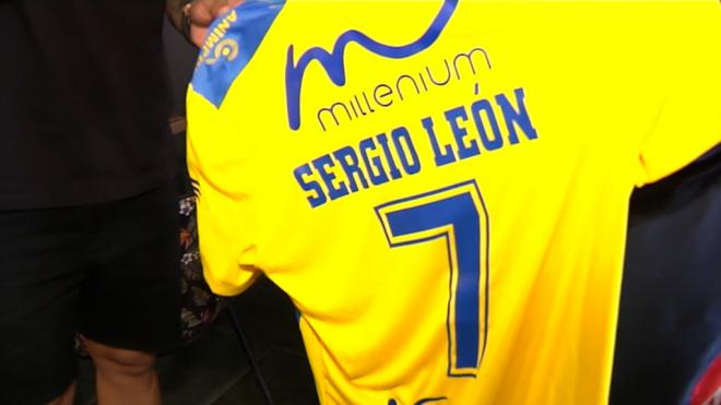 La camiseta de Sergio León en el Atlético Palma del Río.