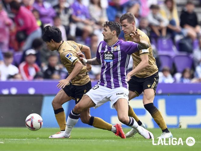 Lance del partido entre el Real Valladolid y la Real Sociedad.