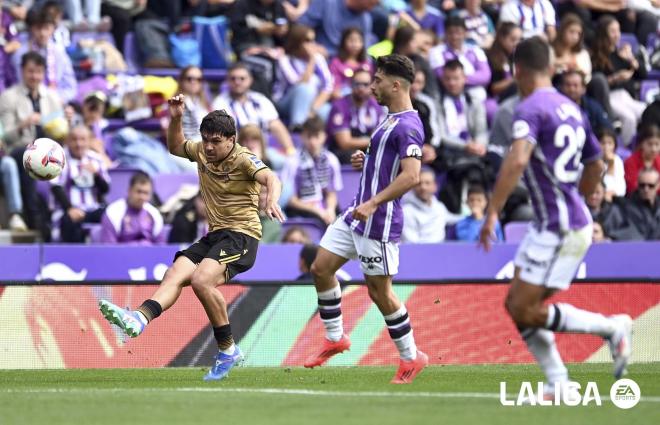 Luis Pérez, ante la Real Sociedad.