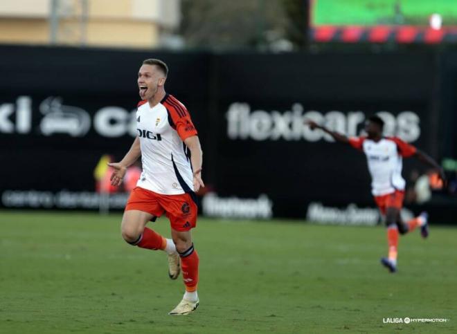 Alemao celebra su gol en el Pepico Amat (Foto: LaLiga).