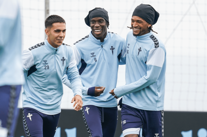 Hugo Sotelo, Ilaix Moriba y Jailson (Foto: RC Celta).