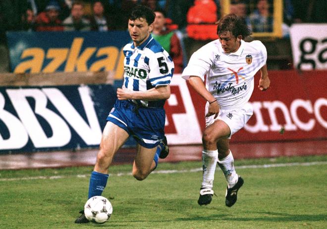 Djukic y Mendieta durante el Dépor - Valencia de 1994 (Foto: Cordon Press).