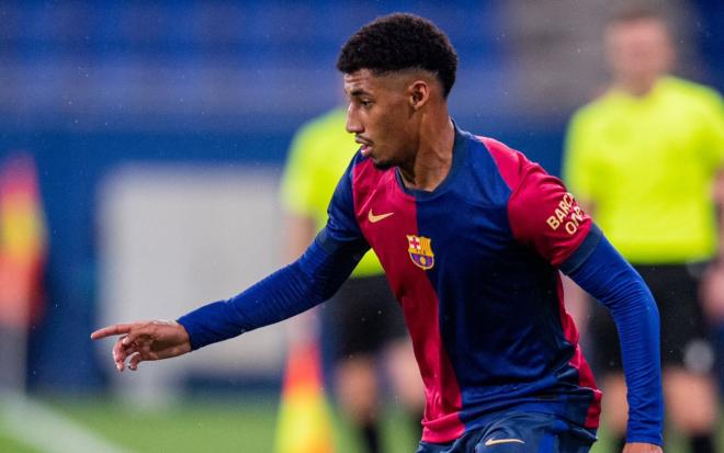 Óscar Ureña, durante un partido con el Barça Atlètic (Foto: FCB).