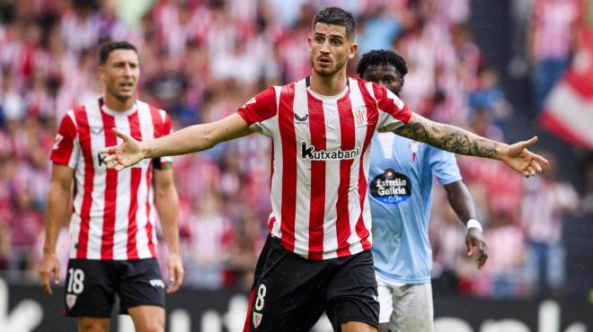 Protesta de Oihan Sancet ante el Celta en San Mamés (Foto: Athletic Club).