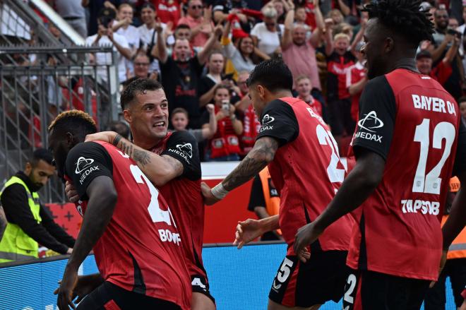 Los jugadores del Bayer Leverkusen celebrando el último gol (Fuente: Cordon Press)