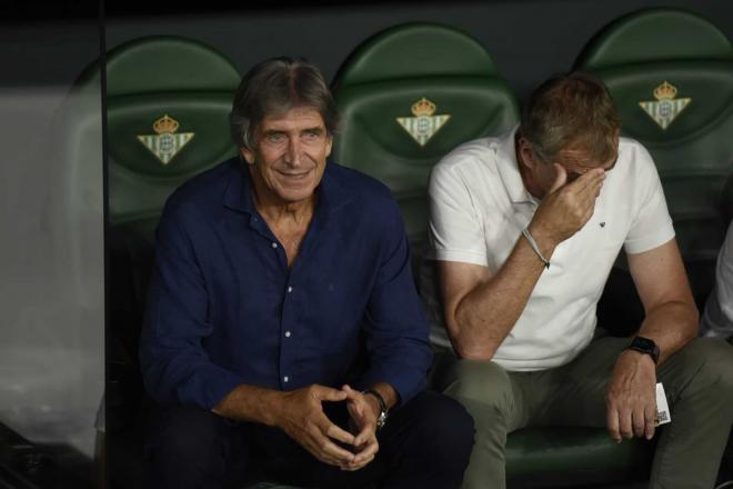 Manuel Pellegrini junto a Rubén Cousillas (foto: Kiko Hurtado).