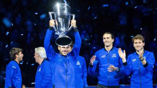 Carlos Alcaraz levantando la Laver Cup (Cordon Press)