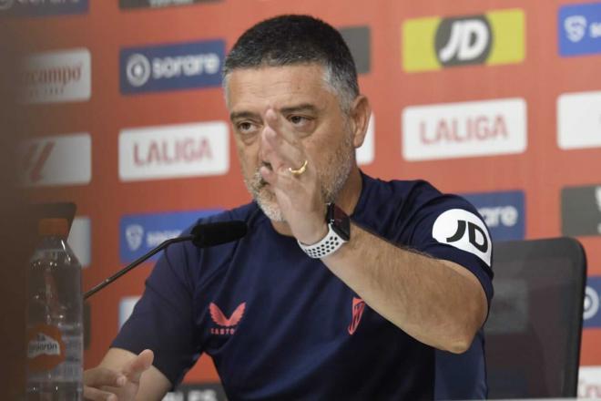 García Pimienta, en la rueda de prensa previa al partido ante el Valladolid (Foto: Kiko Hurtado).