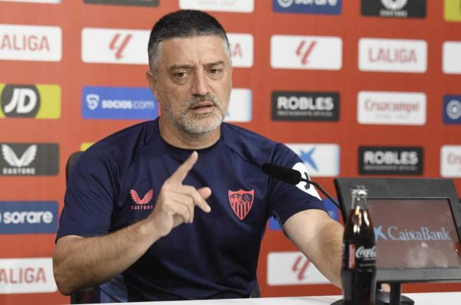 García Pimienta, en la rueda de prensa previa al partido ante el Valladolid (Foto: Kiko Hurtado).