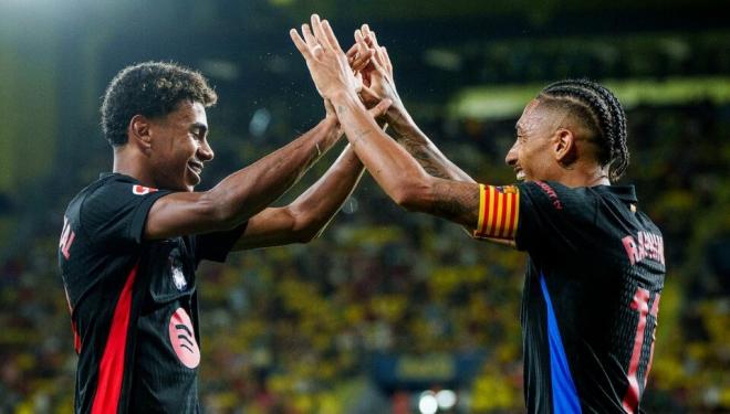 Raphinha y Lamine Yamal celebran un gol en La Cerámica (Foto: FCB).