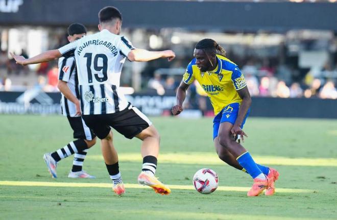 Kouamé, en el partido de Cartagena (Foto: Cádiz CF).