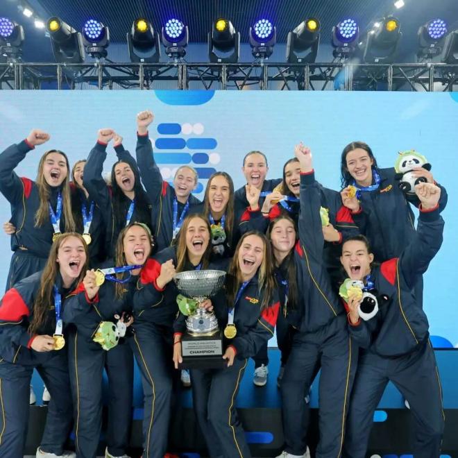 La selección nacional de waterpolo logran el oro en el Mundial juvenil de Chengdu.