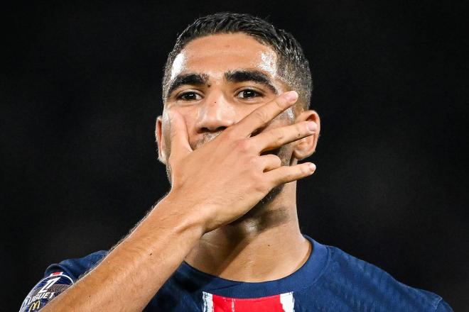 Achraf Hakimi, en un partido del PSG (FOTO: Cordón Press).