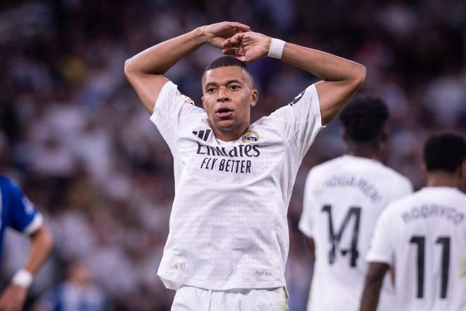 Kylian Mbappé se lamenta en el Real Madrid-Alavés (Foto: Cordon Press).