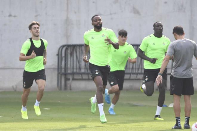 Cedric Bakambu, en un entrenamiento (Foto: Kiko Hurtado)