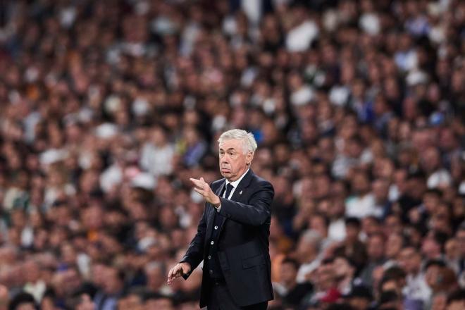 Carlo Ancelotti, durante el Real Madrid-Alavés (Foto: Cordon Press).