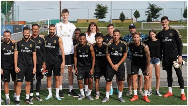 Olivier Rioux, jugador canadiense, con la plantilla del Real Madrid en una visita en Valdebebas. (Fuente: @olivier.rioux)