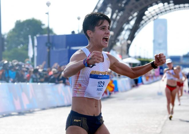 La andaluza María Pérez celebra su éxito en París. 