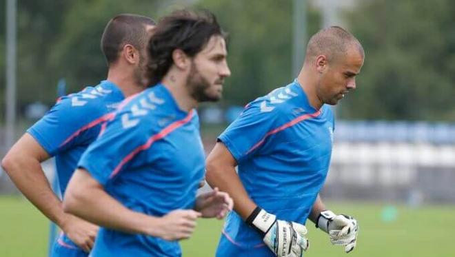 Rubén Miño durante un entrenamiento (Foto: Real Oviedo).