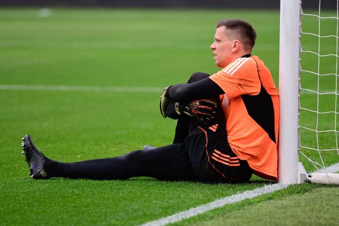 Wojciech Szczesny, en un calentamiento con la Juventus (Foto: Cordon Press).