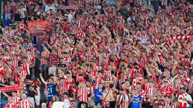 Afición rojiblanca sin dejar de animar en el Estadio Olímpico de Roma (Foto: Athletic Club).