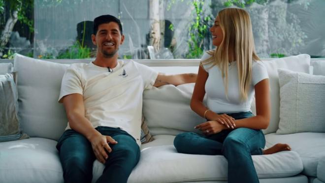 Thibaut Courtois y Mishel Gerzig se someten un test de pareja (Captura Instagram @wakai.media)