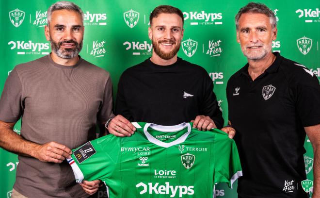 Pierre Cornud, en su presentación con el Saint Etienne (Foto: Saint Etienne).
