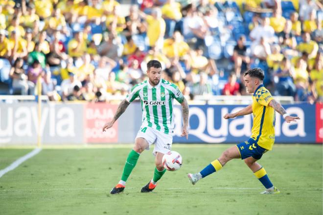 Aitor Ruibal ante Moleiro (foto: Cordón Press).