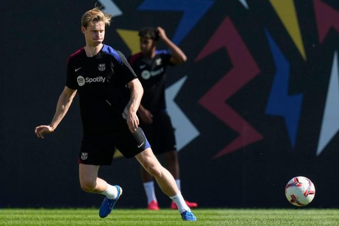 Frenkie de Jong, en un entrenamiento con el Barça (Foto: EFE).