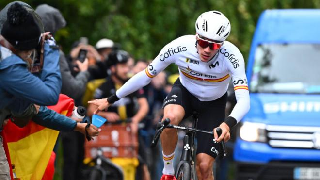 Juan Ayuso, durante una carrera (Foto: Cordon Press).