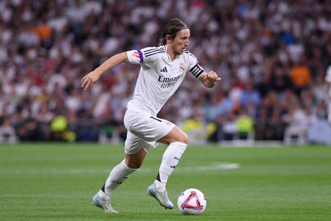 Luka Modric será titular en el derbi ante el Atlético (Foto: Cordon Press).