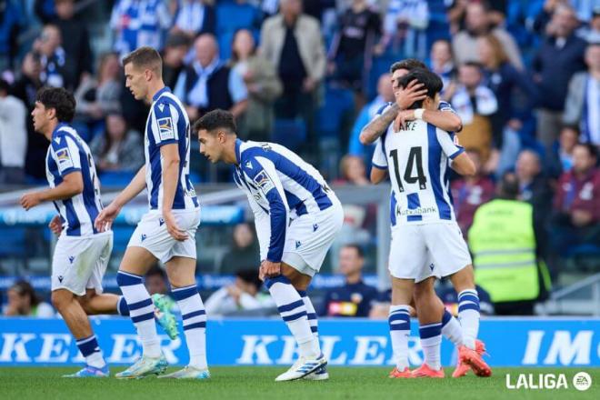 Los jugadores de la Real Sociedad celebran el gol de Kubo (Foto: LALIGA).