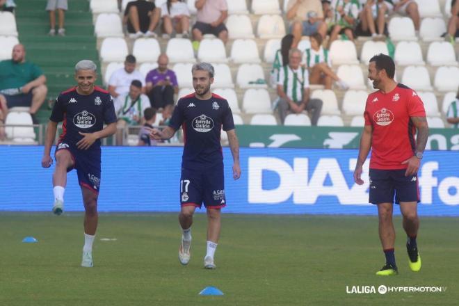 Yeremay y David Mella calientan con el Dépor en El Arcángel (Foto: LALIGA).