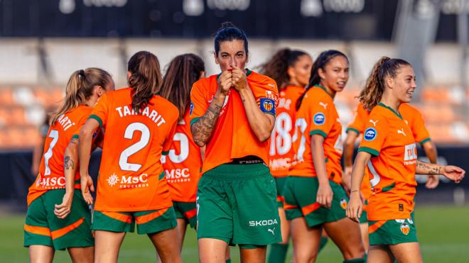 Marta Carro celebra un gol con el VCF Femenino (Foto: Valencia CF).