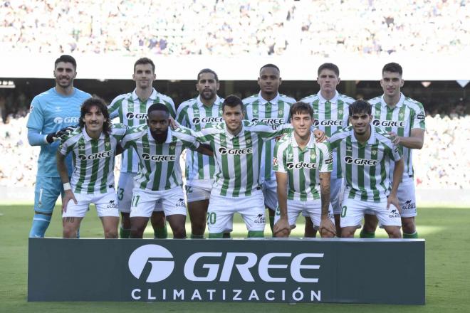 El once inicial del Real Betis (foto: Kiko Hurtado).